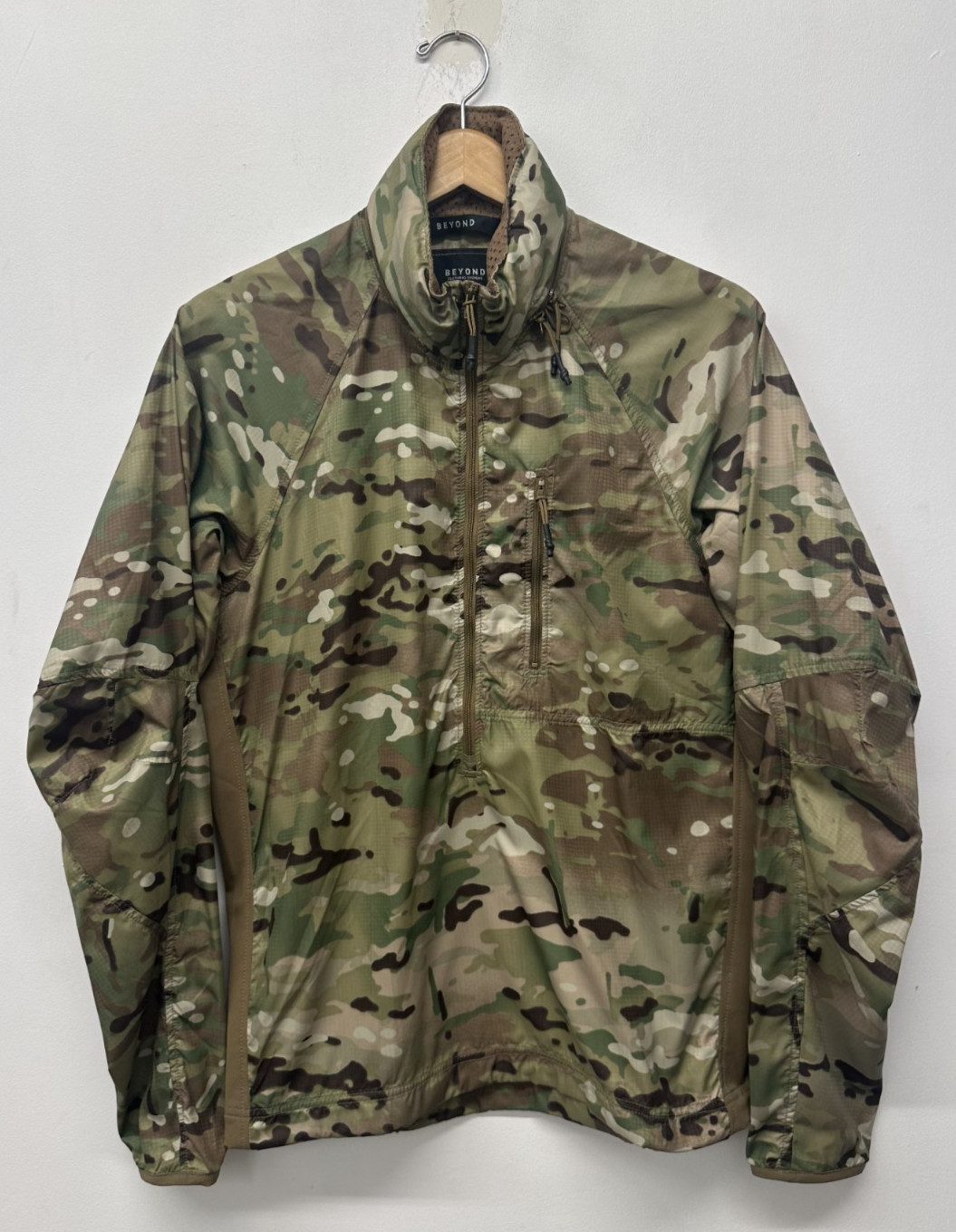 NOS Beyond Clothing Windshirt Multicam, Size Small, US Military, V-79