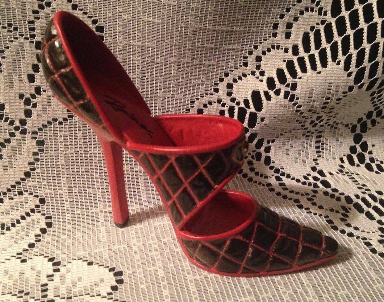JUST THE RIGHT SHOE - SUPER LUXE