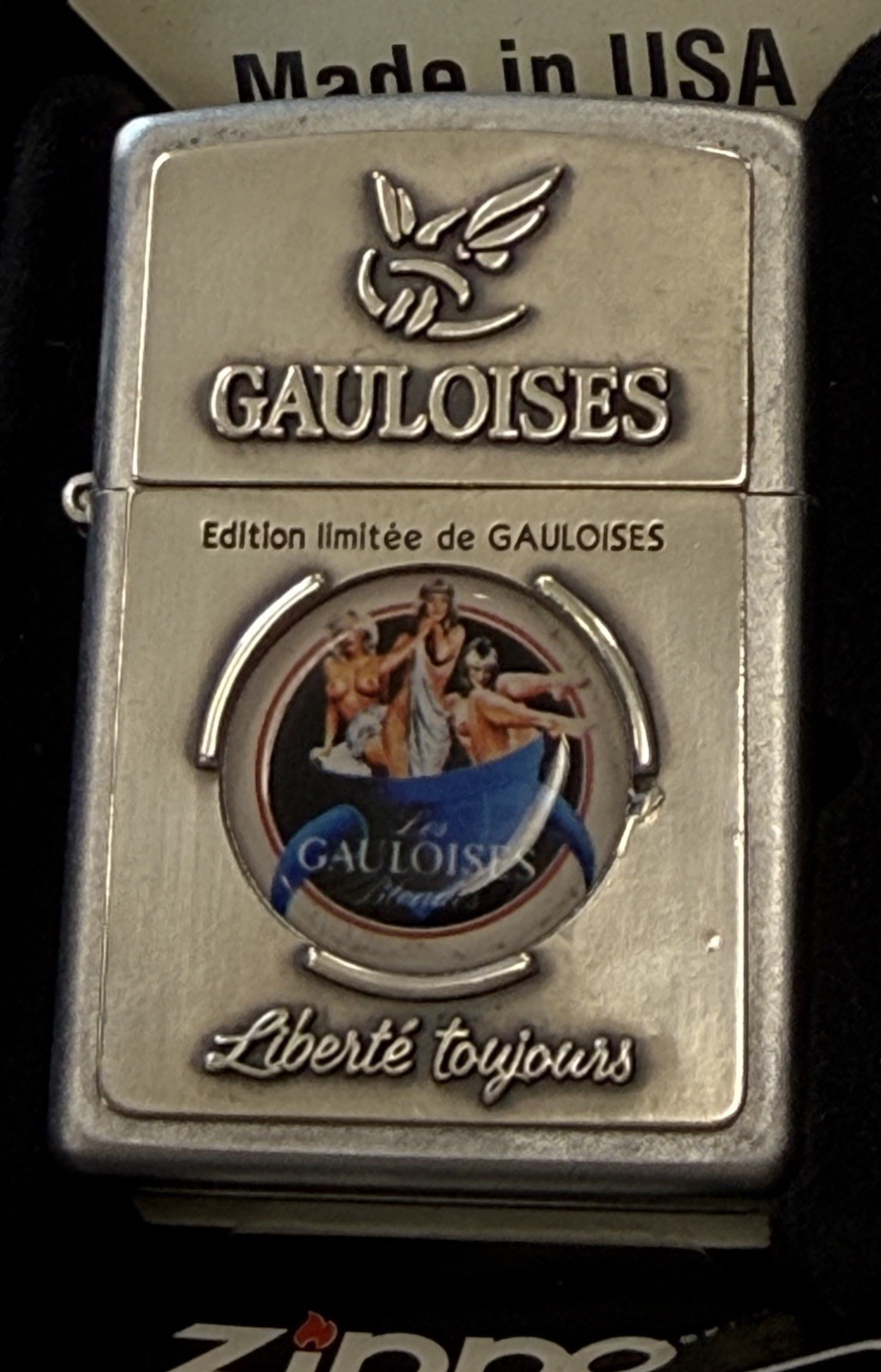 ZIPPO 2003 GAULOISES CIGARETTES PINUP GIRL LIMITED ED LIGHTER UNFIRED N BOX H370