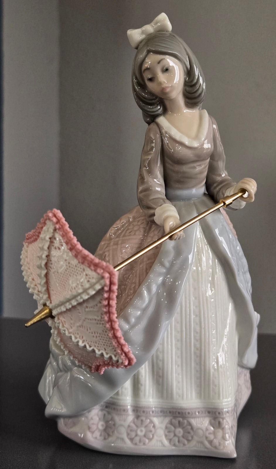 Lladro #5210 Jolie Young Woman Opening Parasol Vintage Porcelain Original Box