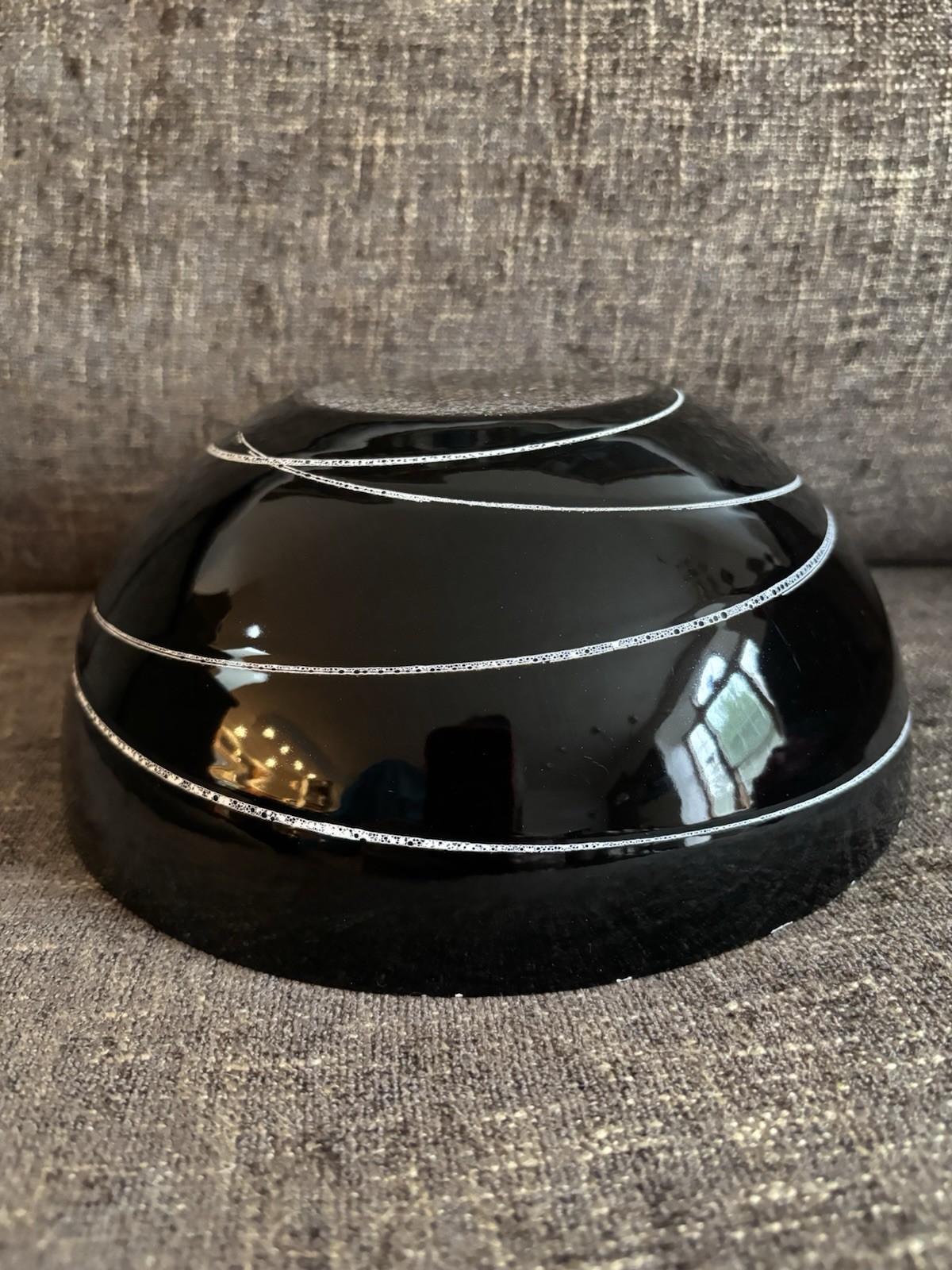 CATHRINEHOLM 8 3/4” BLACK AND WHITE SATURN BOWL WHITE INTERIOR VERY GLOSSY
