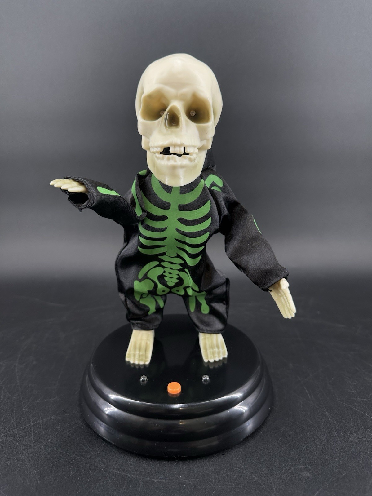 2012 Green Gemmy Halloween GRAVE RAVERS Dancing Skeleton Cant Handle Me WORKS