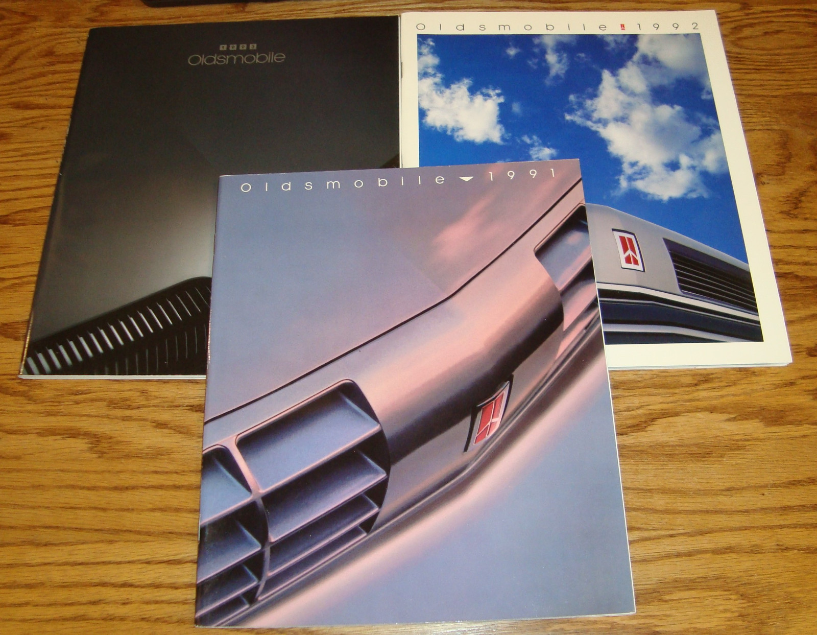 Original 1991 1992 1993 Oldsmobile Full Line Deluxe Sales Brochure Lot of 3