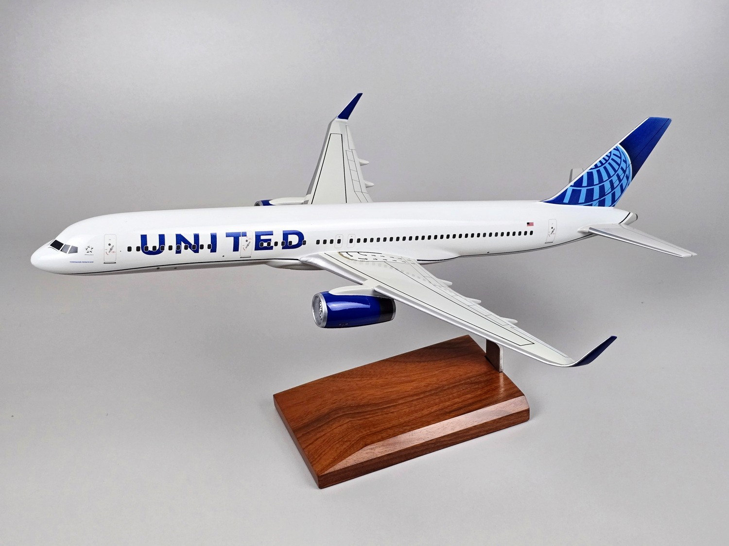 757-200 Boeing United Airlines EVO livery aircraft airplane model 1/100