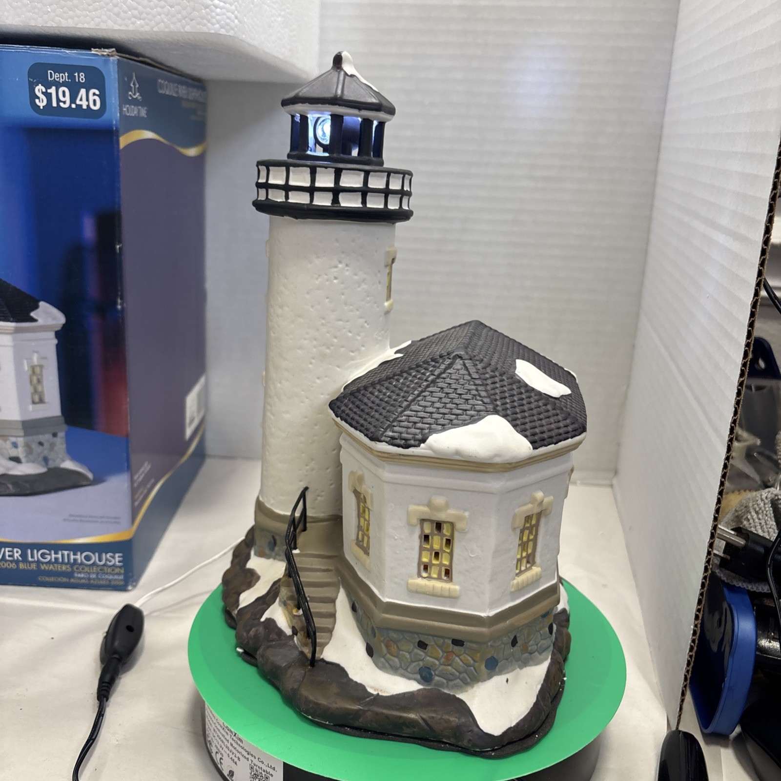Holiday Time Coquille River Lighthouse 2006 Blue Waters Lighted w/ Box