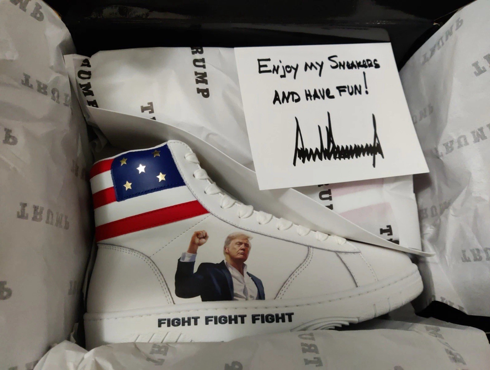 Trump Fight Fight Fight High Top Sneakers Men’s Size 9 Women’s 10.5 New