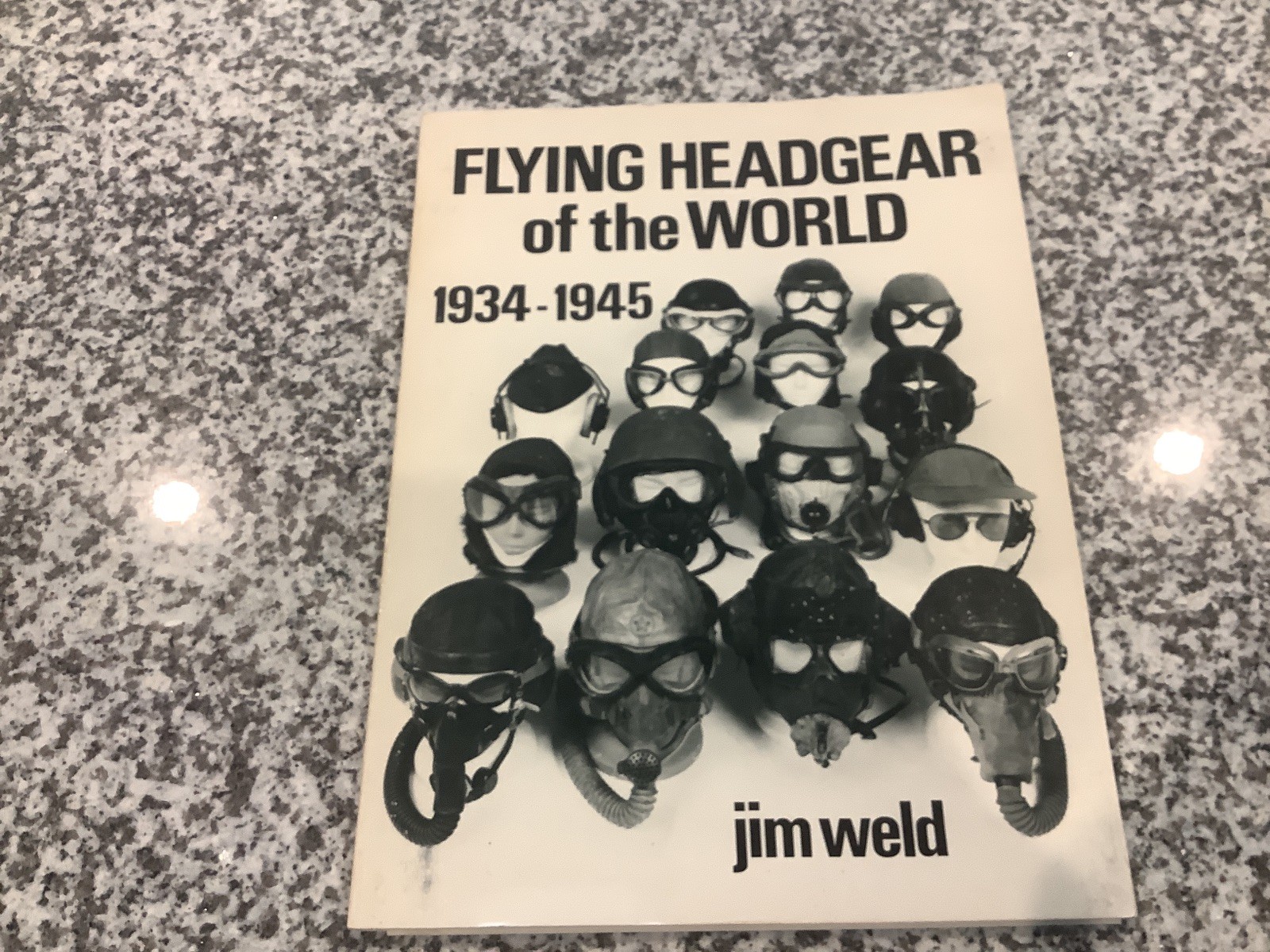 Flying Headgear of the World 1934-1945 -by Weld 1980- illustrated