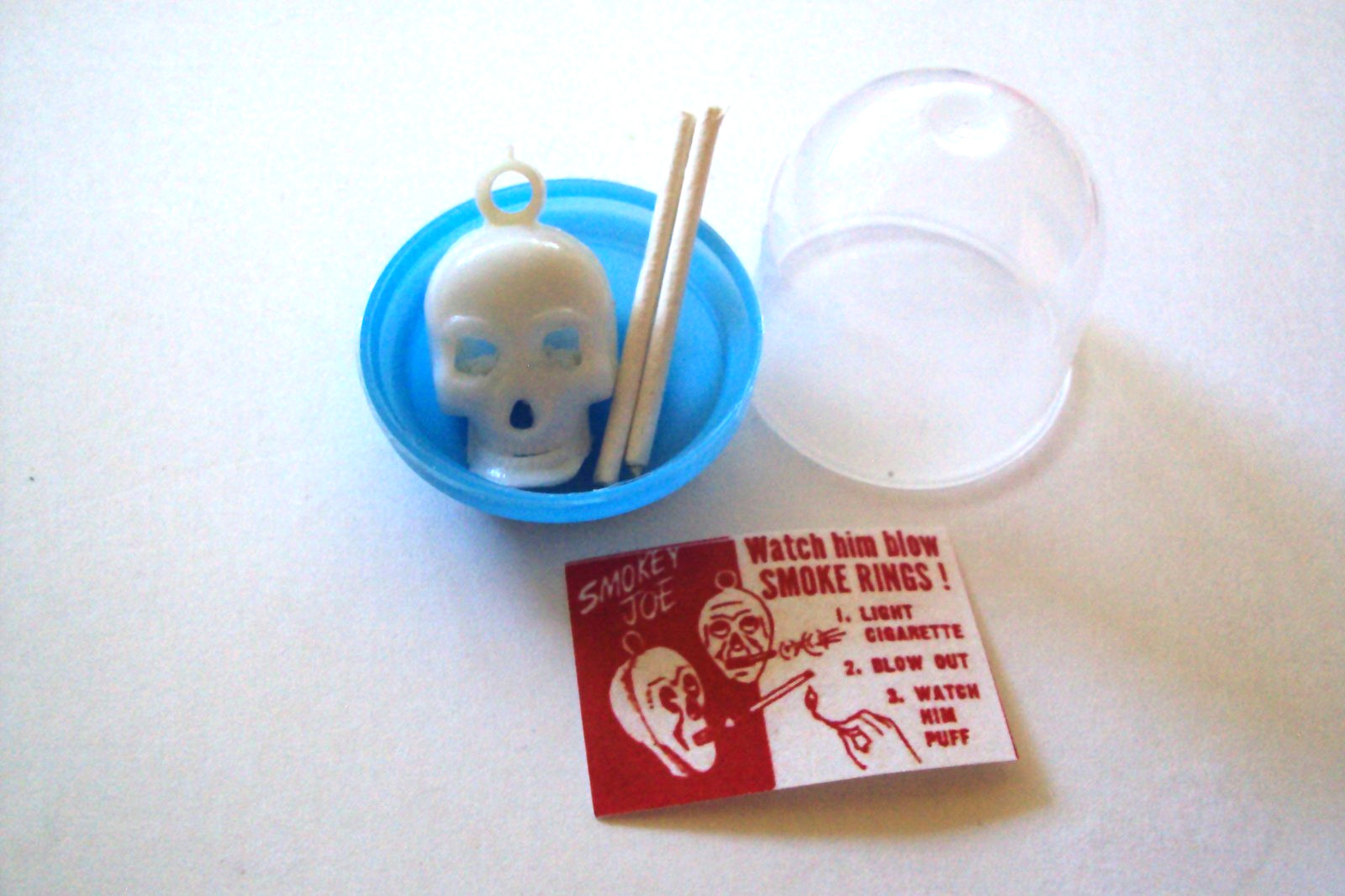 Vtg Gumball Charm Cracker Jack  HK SMOKEY JOE / cigarettes instructions  Vending