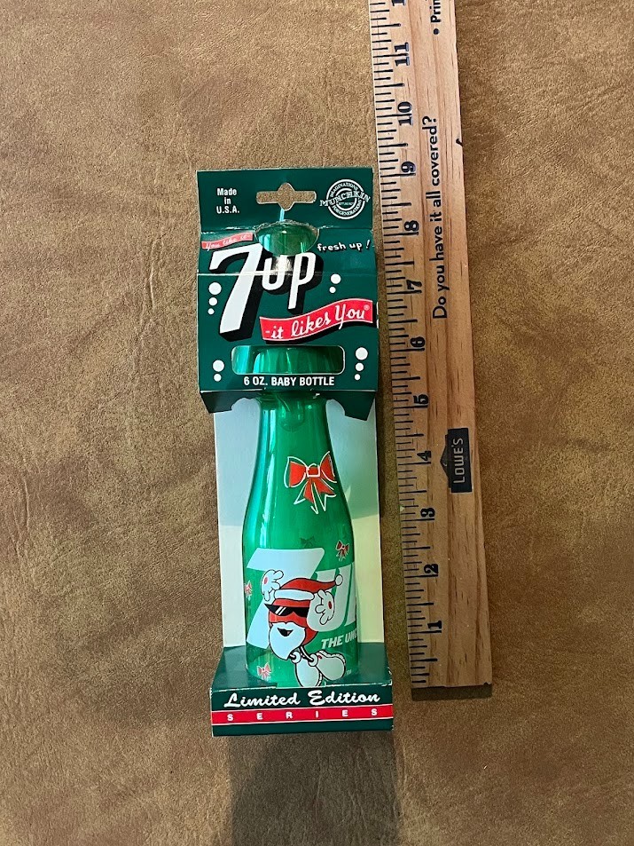 VINTAGE (1994) 7UP SODA BABY Christmas Spot Bottle  Made In USA  Munchkin 6oz