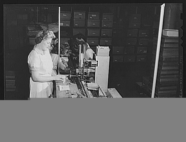 Detroit Michigan 1940s Parke Davis Manufacturing Chemists Cartoning Workers