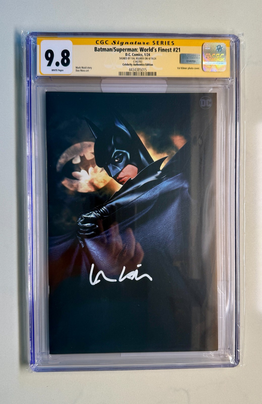 Batman Superman World's Finest #21 SS CGC 9.8 Signed Val Kilmer Auto Photo Cover