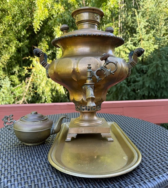 Big Heavy Antique Imperial Russian Samovar Tea Urn (tampak)