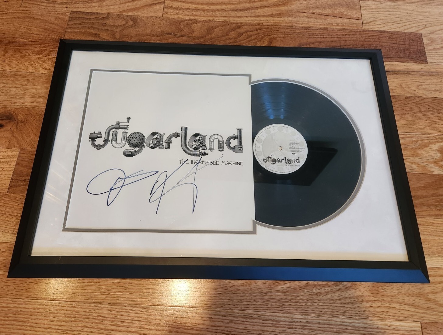 AUTOGRAPHED SUGARLAND - Incredible Machine (LP VINYL) Framed 