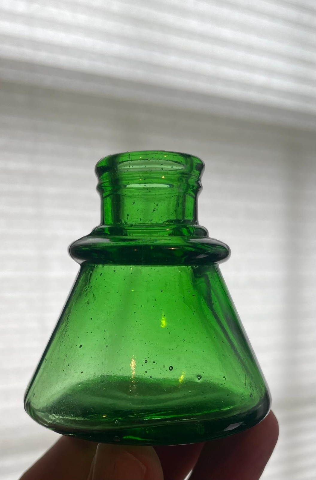 1890s GREEN Carters #82 CONE INK WELL Bottle Hand Blown Teaching Writing Blown