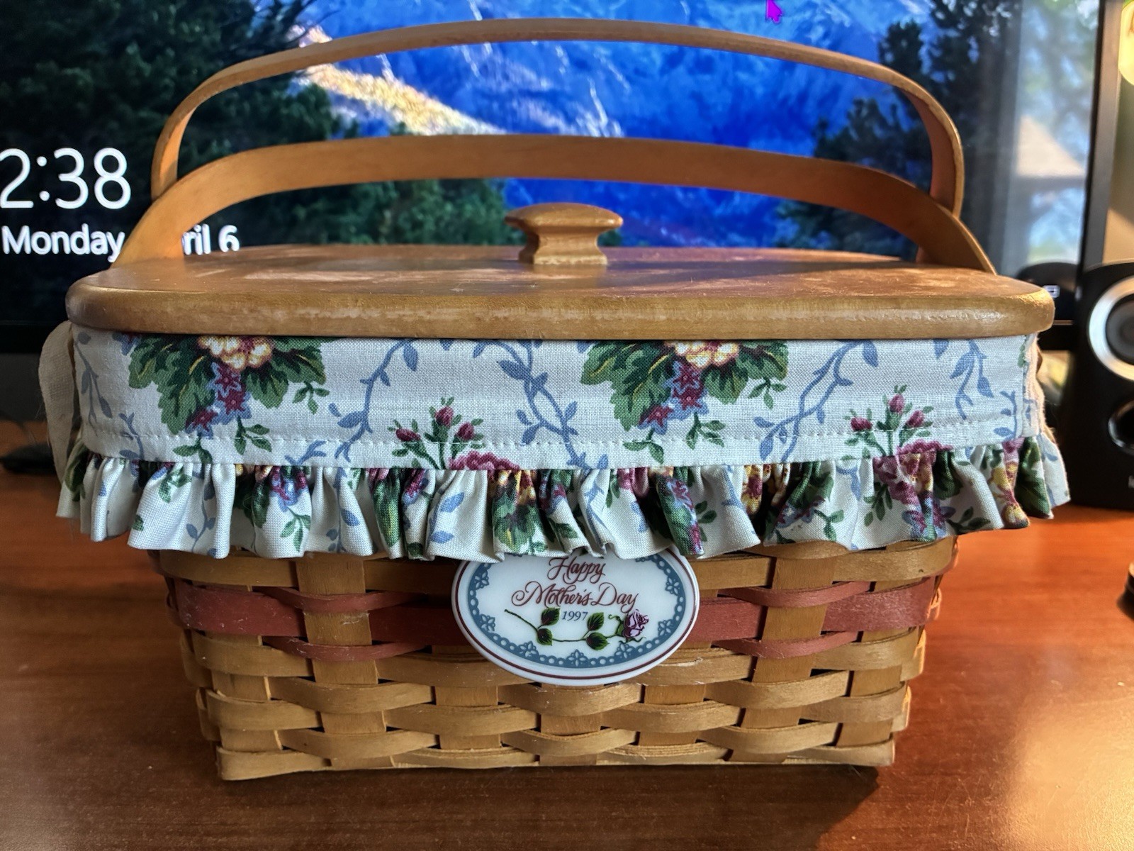 Longaberger Mother\'s Day 1997 Storage Basket with Lid, Floral Liner, Insert