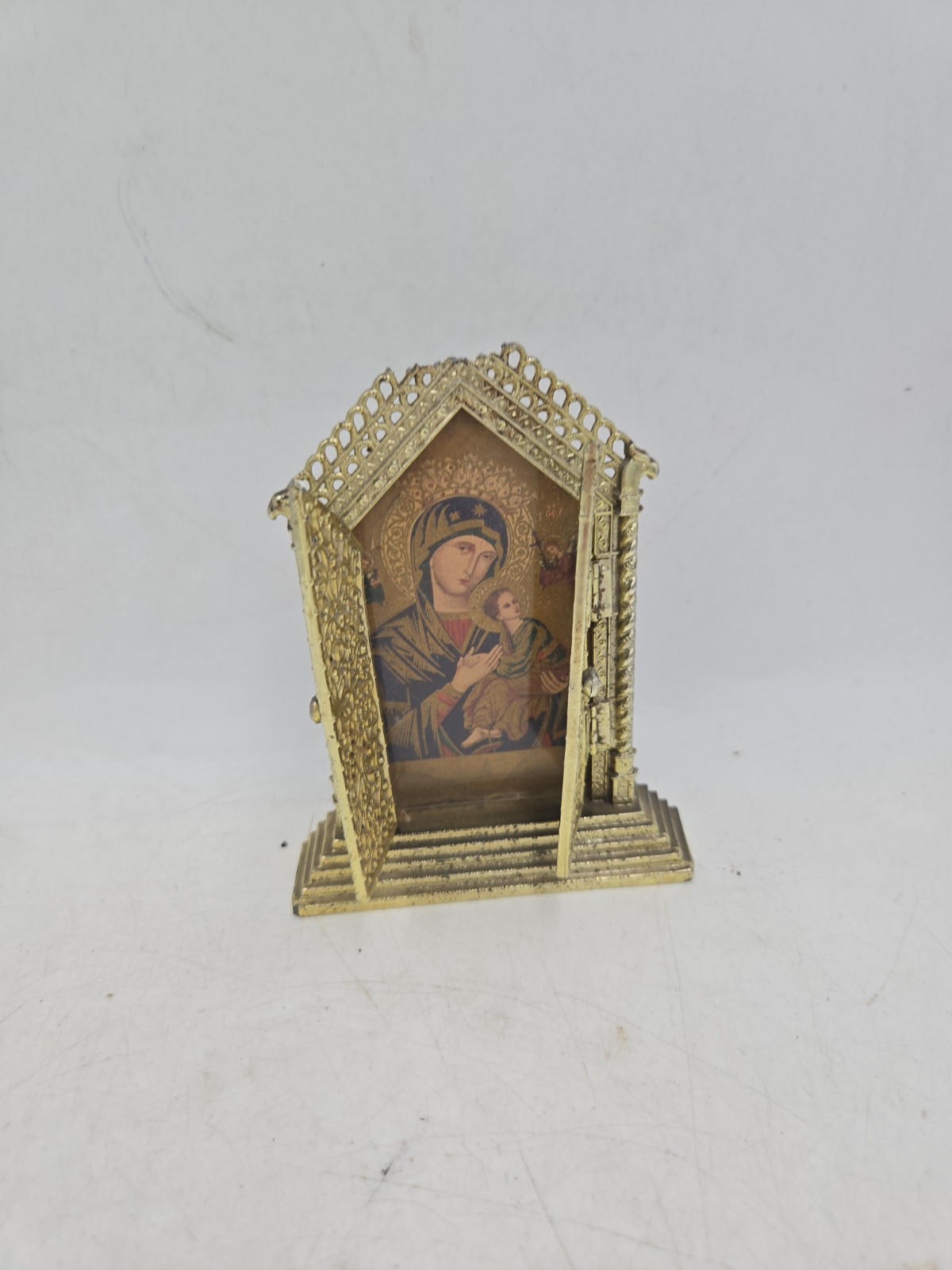 ANTIQUE GOLD TONE METAL RELIGIOUS LADY OF PERPETUAL HELP TRIPTYCH