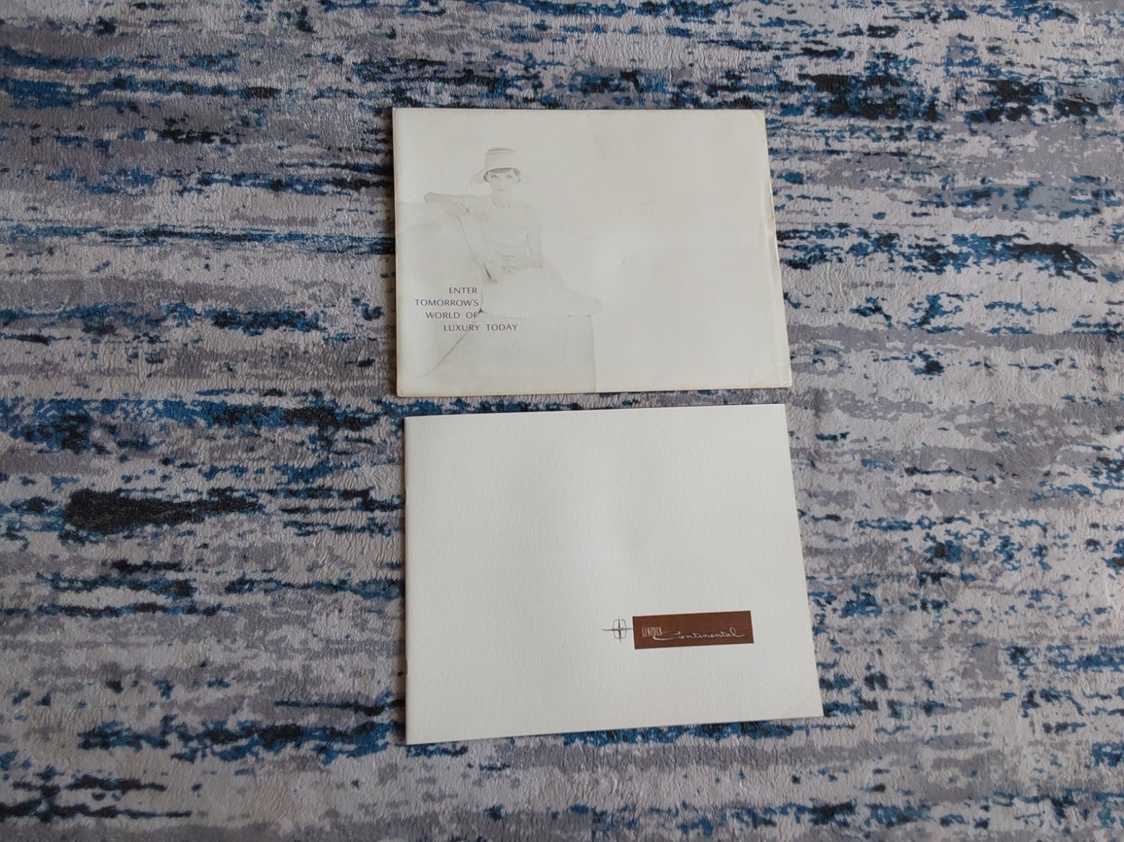 1962 \'62 Lincoln Continental Deluxe Sales Brochure Booklet WITH ENVELOPE