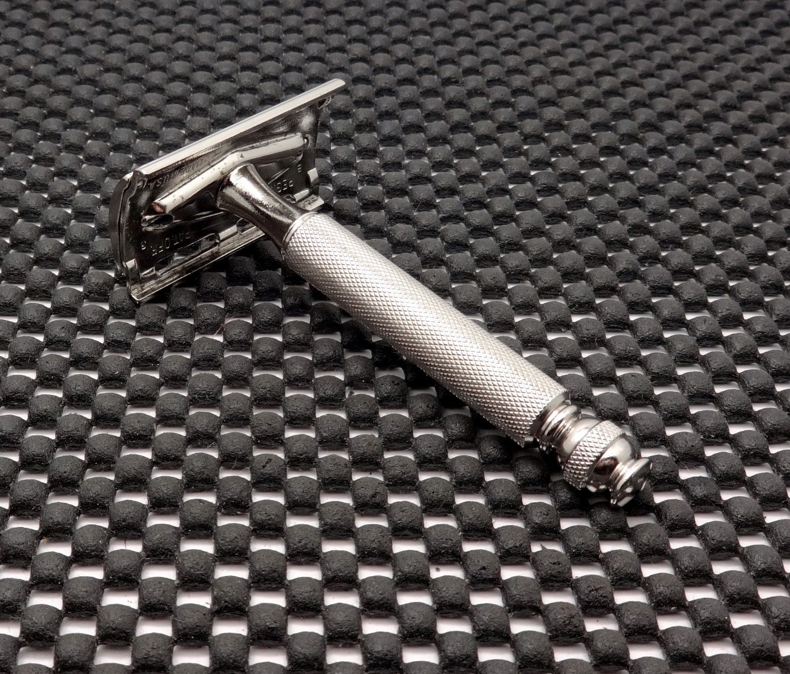 Vintage 1956 Gillette TECH Ball End Etched  Logo Cap DE Safety Razor B3 Clean