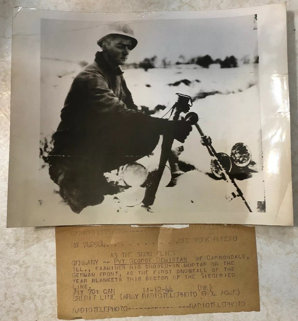 WW2 Original ACME Telephoto US Soldier On The German Front 11/12/1944