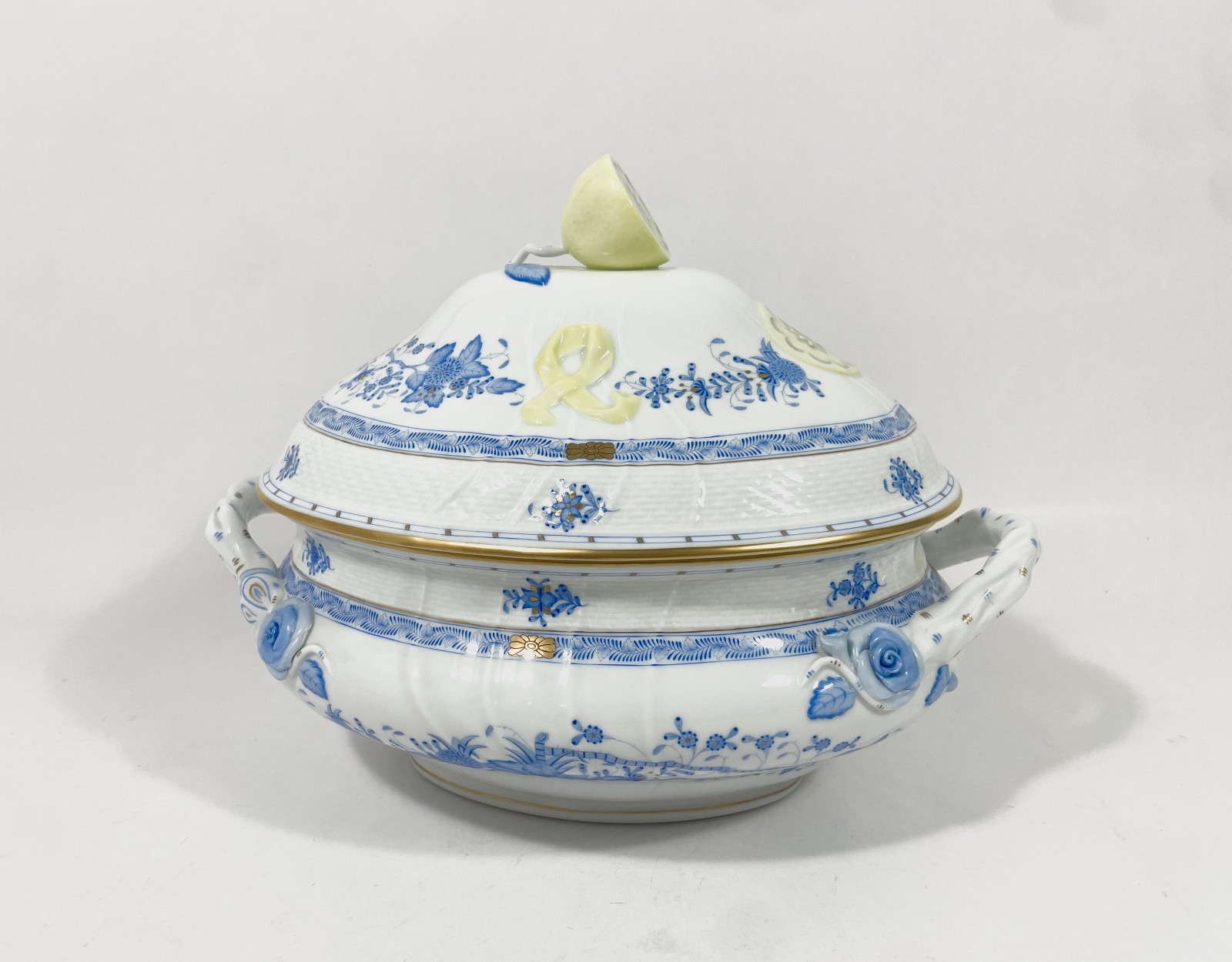 Herend Chinese Bouquet Blue 1003 Large Soup Tureen with Lemon Handle
