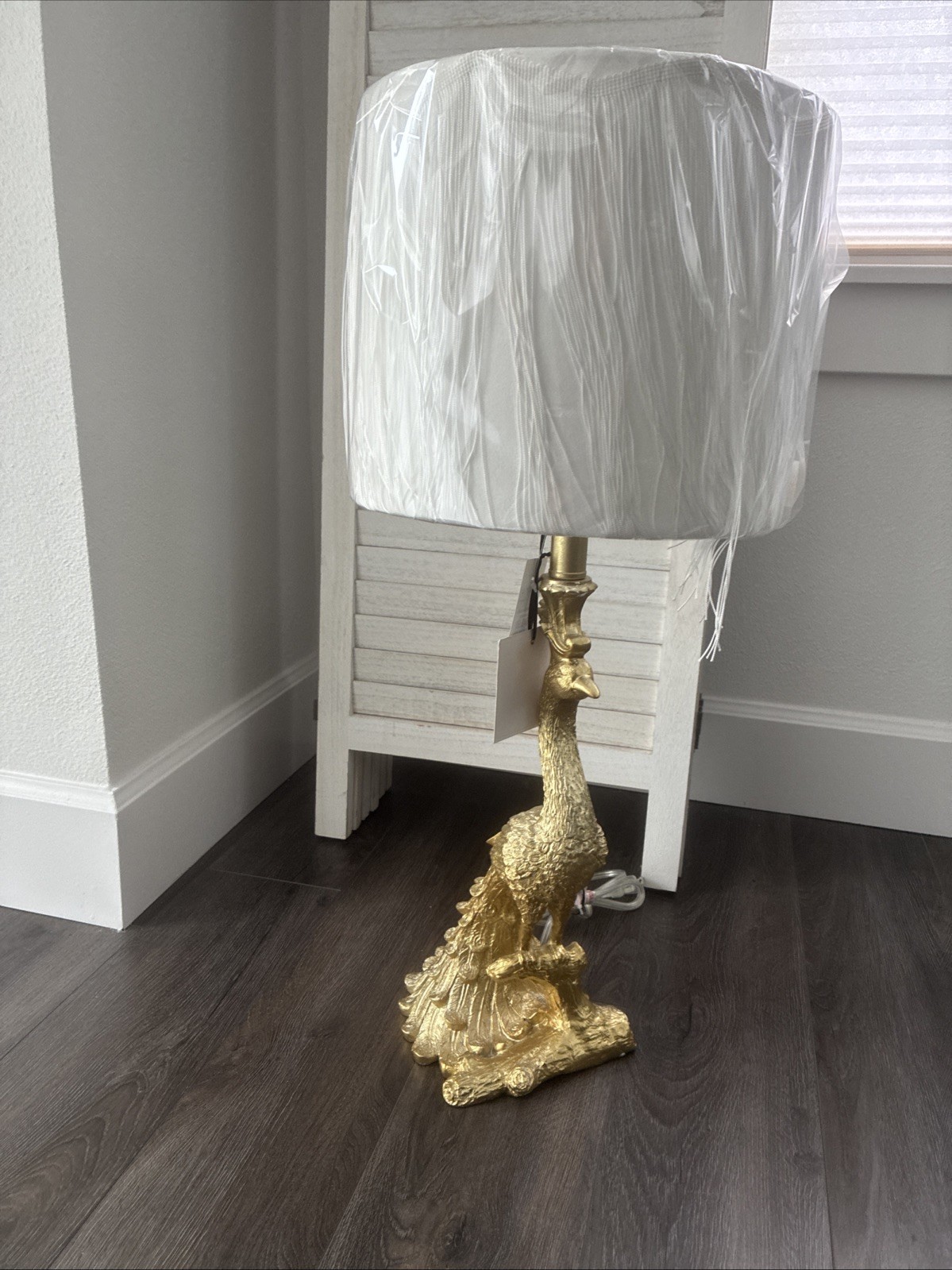 New Karma Home KH Stunning Gold Peacock Table Lamp White Fringe Shade (35\