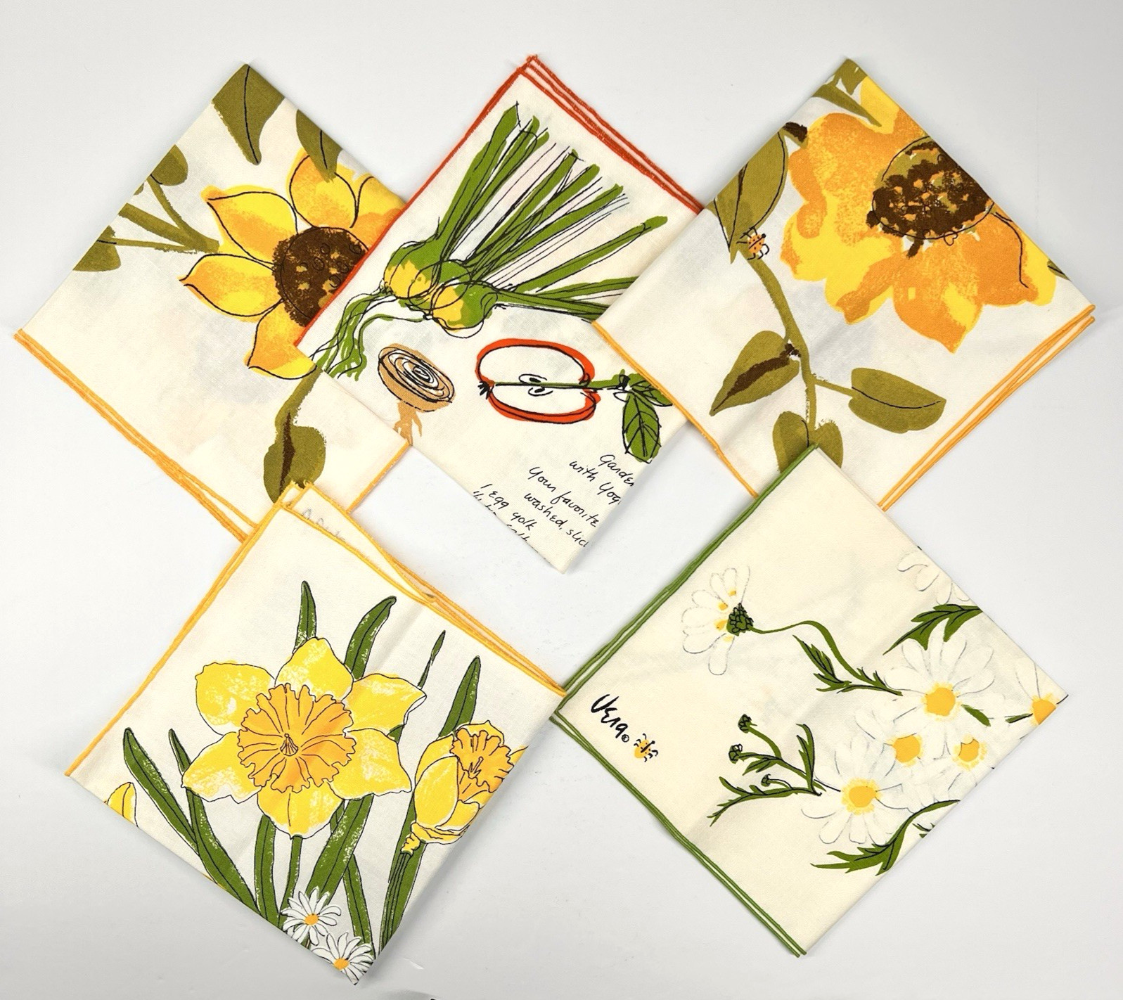 5 Vintage Vera Neumann Napkins Mixed Sunflowers Daisies Daffodils Garden Salad