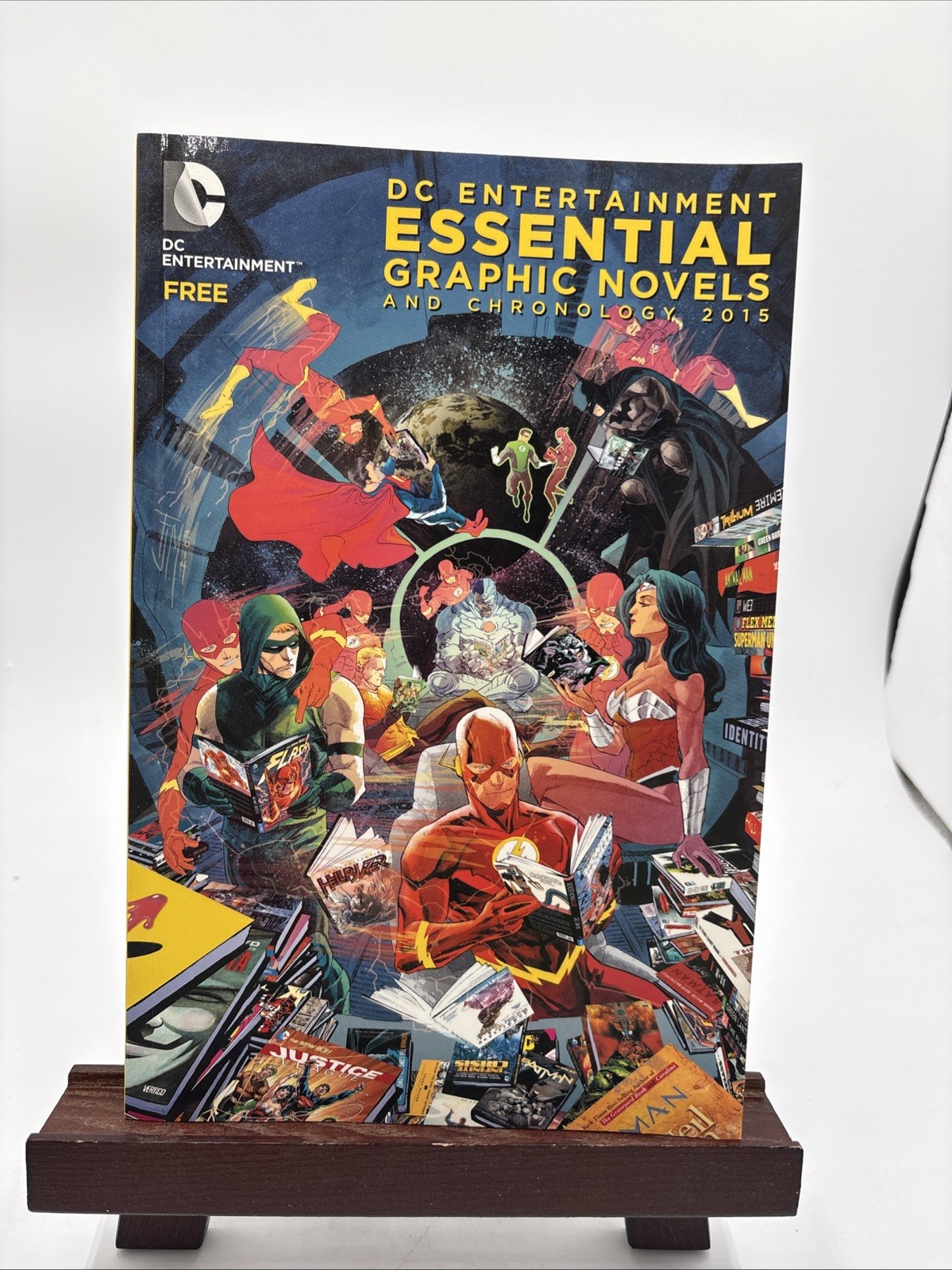 DC Entertainment Essential Graphic Novels And Chronology 2015