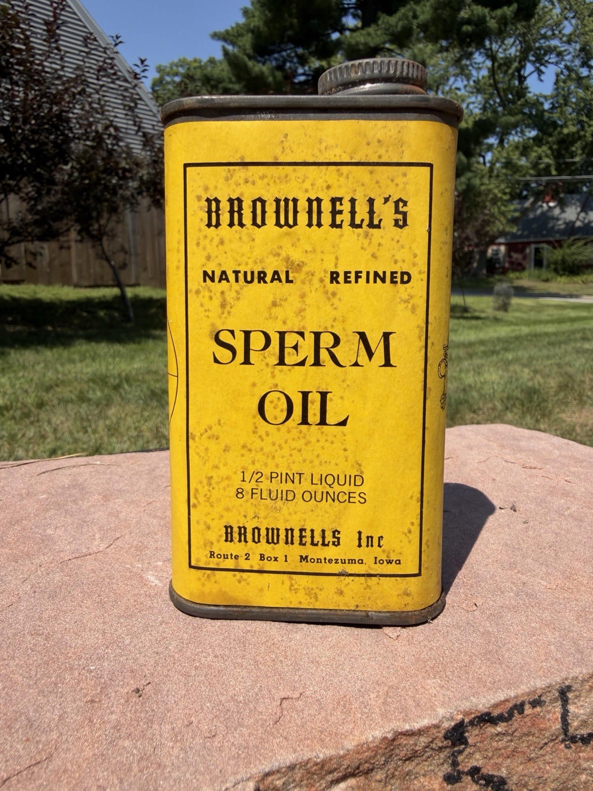 VTG Brownell’s Sperm Oil Tin Can~Full Half Pint Tin~Very Good Paper Label
