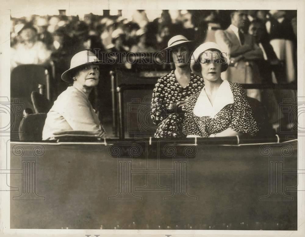 1934 Press Photo Socialites at Hialeah Park in Miami, Florida - kfx14290