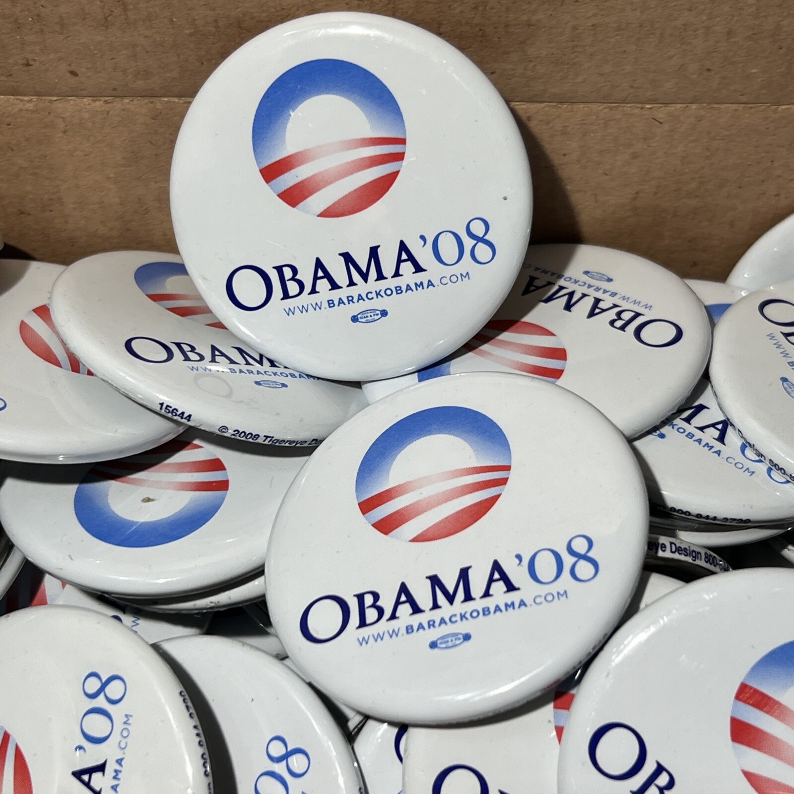 1 Collectible PIN - Obama Official Presidential Button - Original campaign
