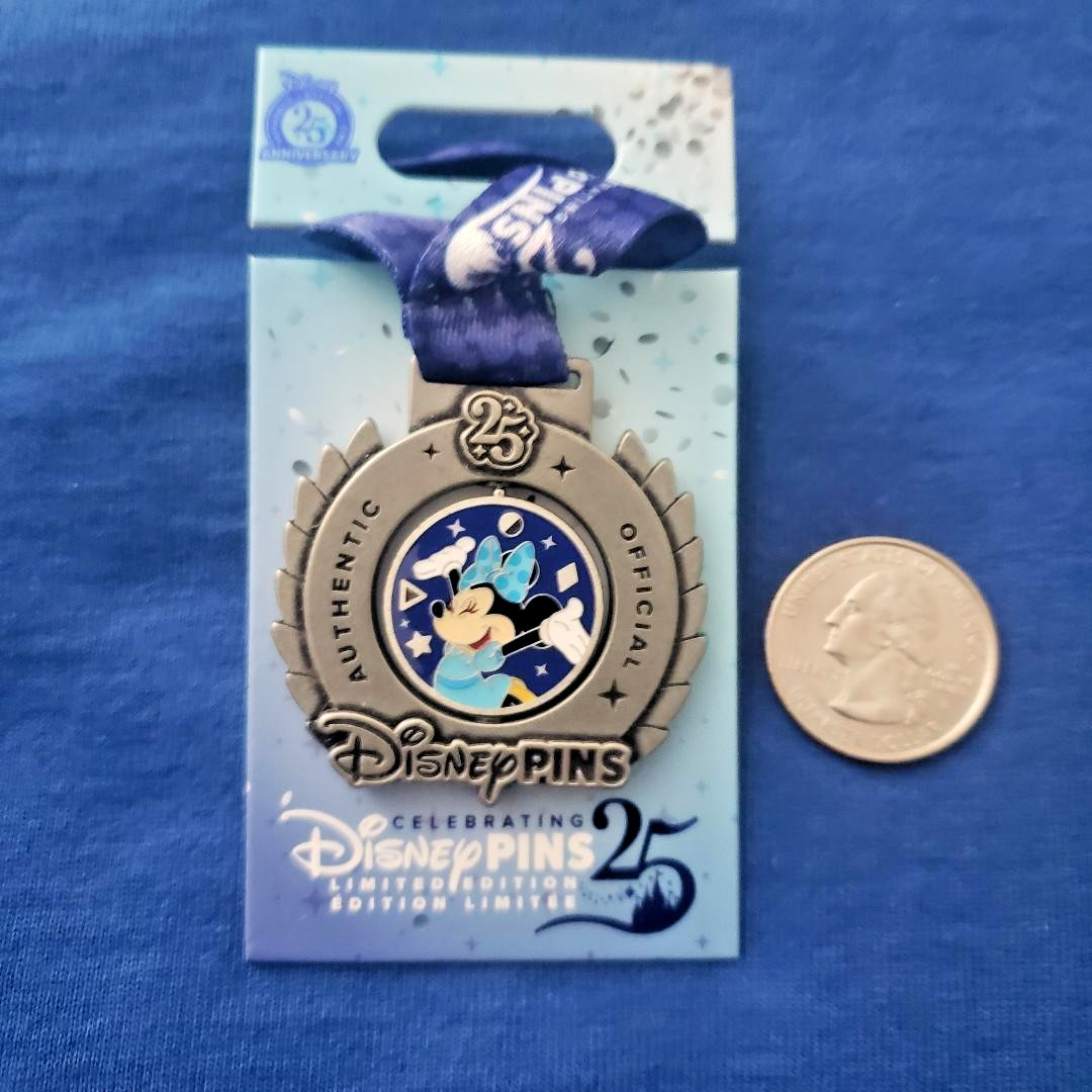 Disney Celebrating 25 Years Of Pin Trading Minnie Mouse Medal Pin LE 4000 New