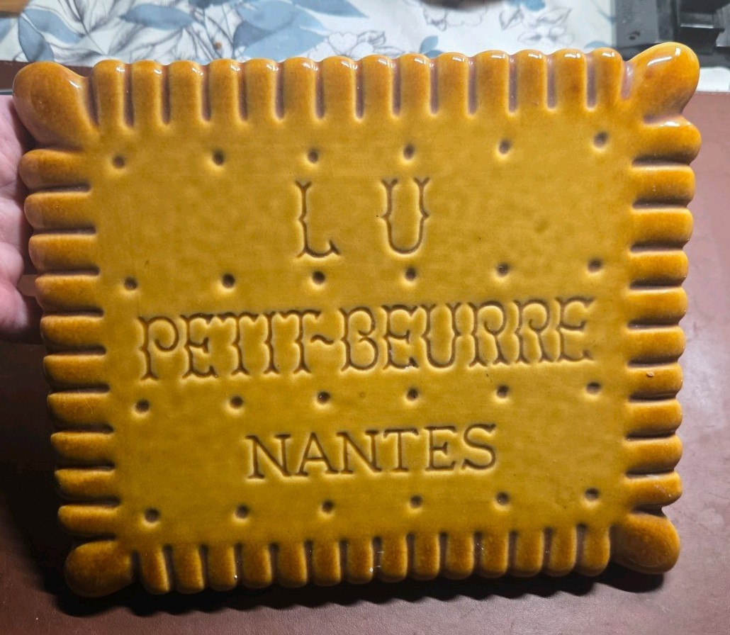 RARE 🔥 French Antique Vintage LU PETIT BEURRE  NANTES 🔥BISCUITS TRIVET Ceramic