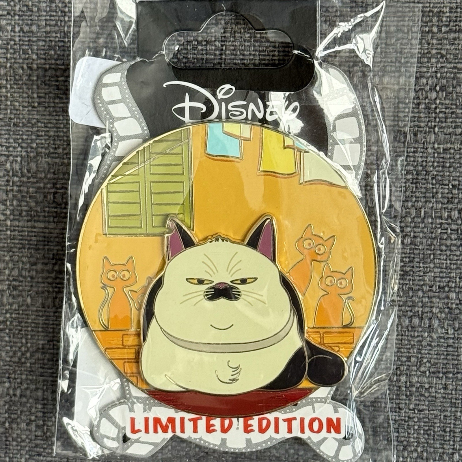Disney DSSH Pixar Luca Machiavelli the Cat LE 400 Pin