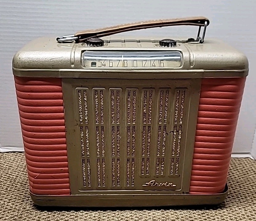 Arvin 250-P Portable Lunch Box Tube Radio AM Only READ