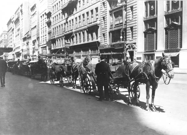 Line of horse drawn cabs which did duty New York City gasless Sund- Old Photo