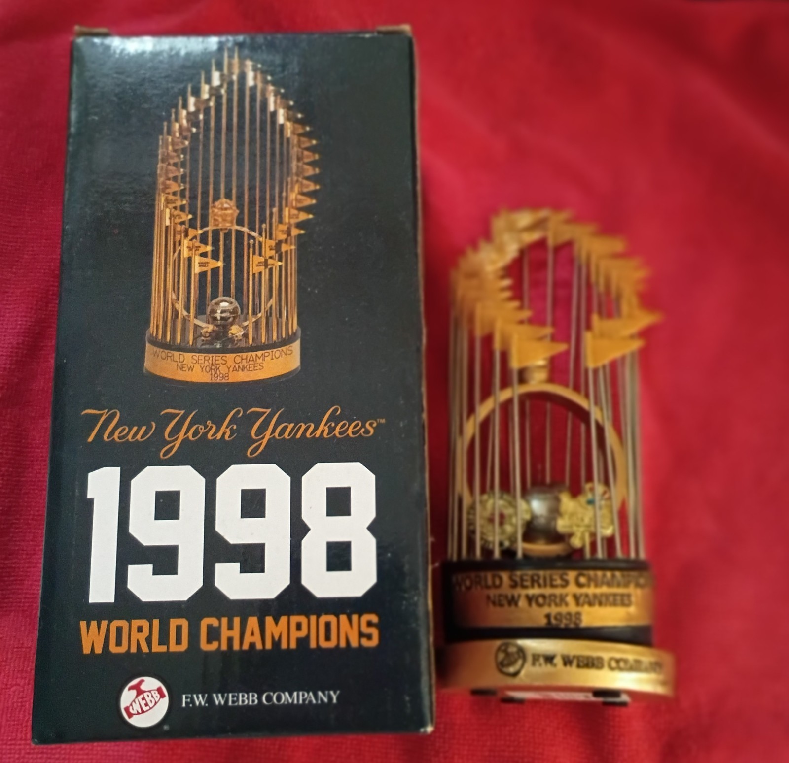 NY YANKEES 1998 WORLD SERIES CHAMPIONS REPLICA TROPHY SGA 2018 MLB BASEBALL