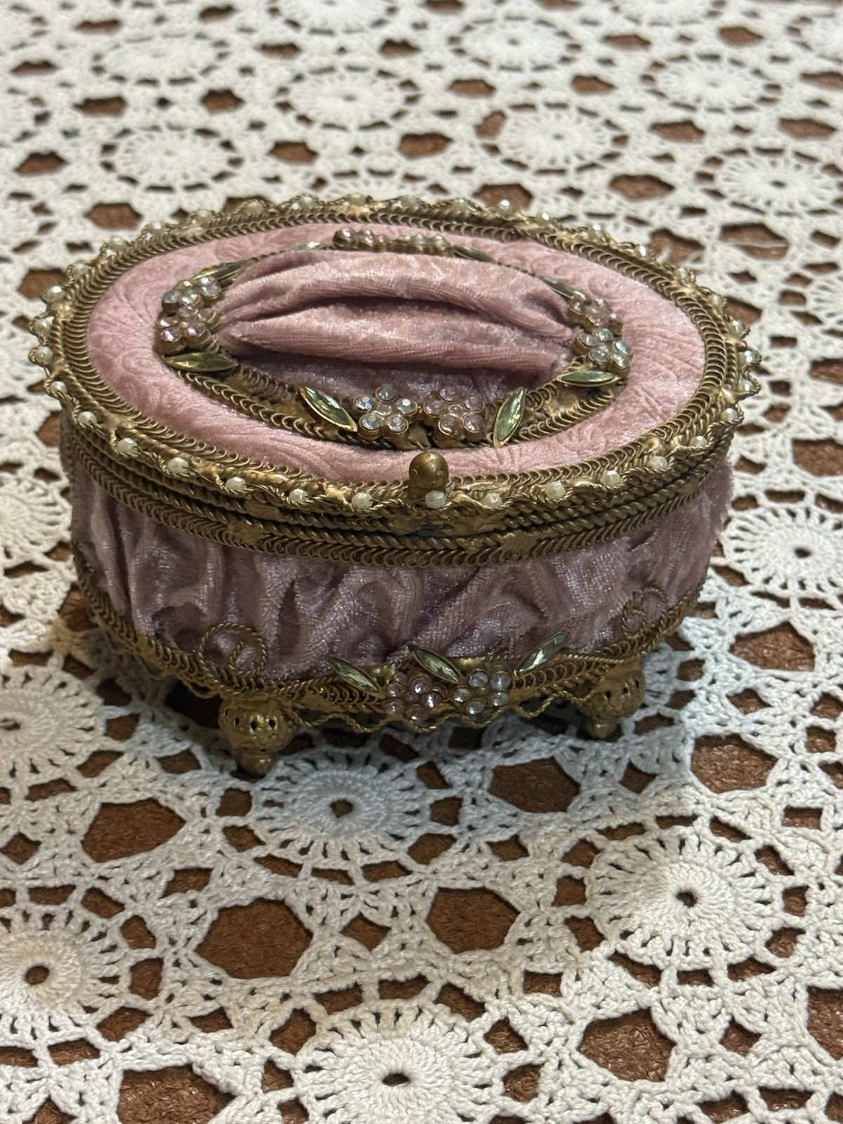 Vtg pink velvet ornate gold-tone metal footed trinket box Floral Details As Is