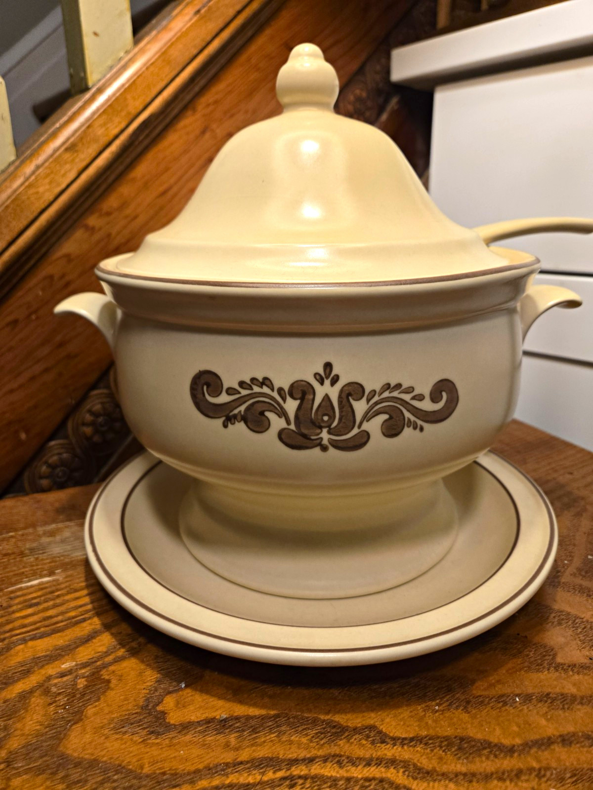 Pfaltzgraff Village 3 Qt Stoneware Soup Tureen w/ Lid Ladle Stand 06-170