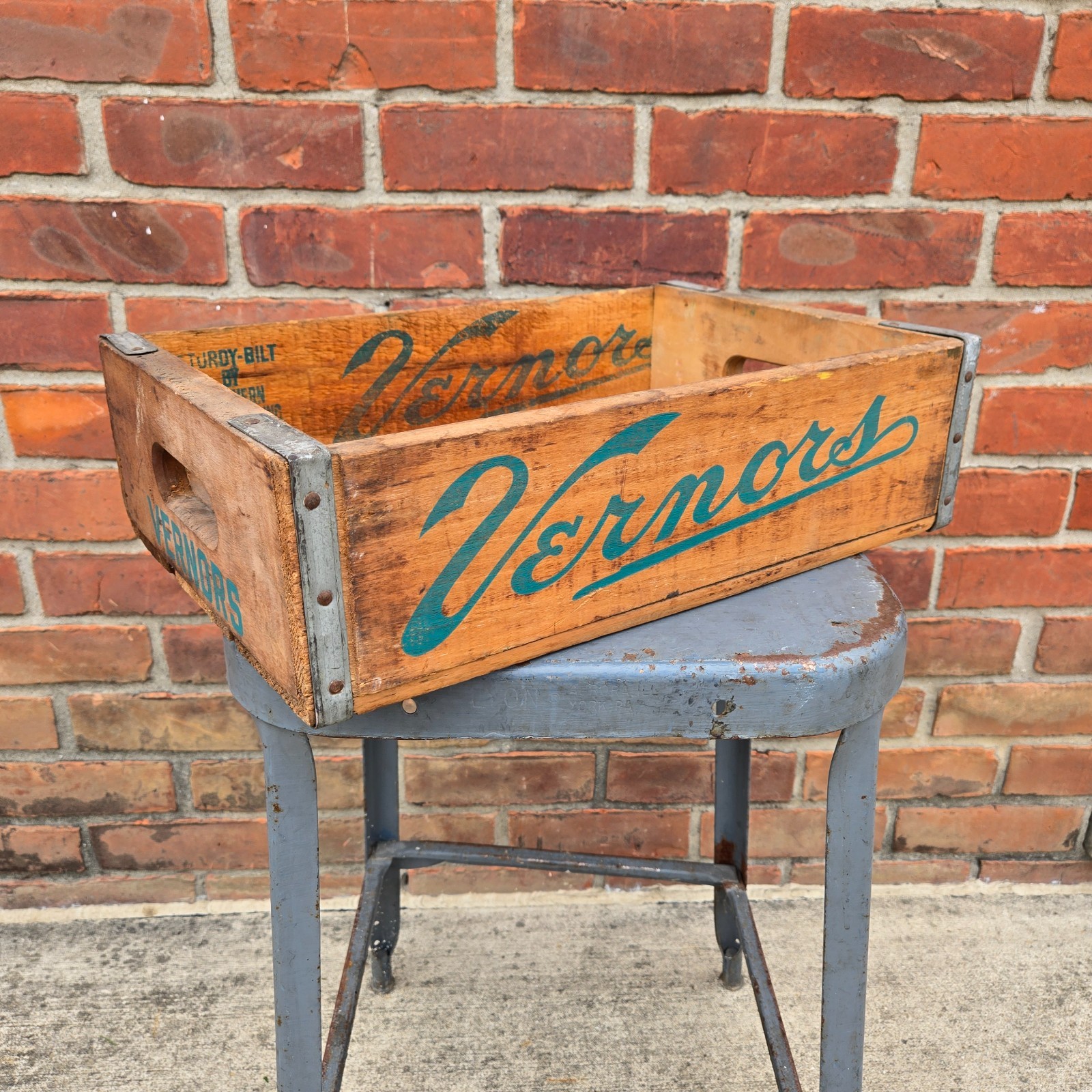 Vintage 1965 Vernors Ginger Ale Wooden Beverage Crate Soda Original 1960s Wood