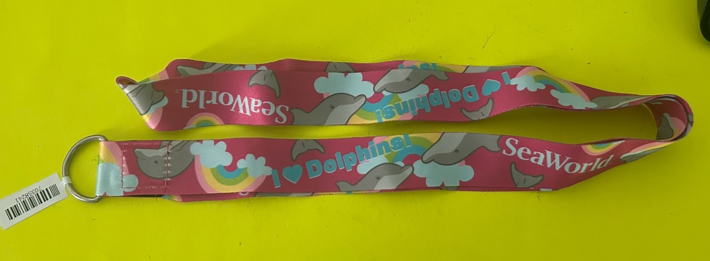 SEA WORLD 🐬”I LOVE 🐬 DOLPHINS  LANYARD “- NEW IN PACKAGING 🐬FREE SHIPPING 🐬