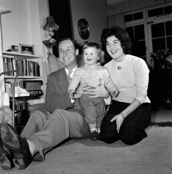 English actor Nicholas Parsons, his wife Denise and daughter 1960 OLD PHOTO 4