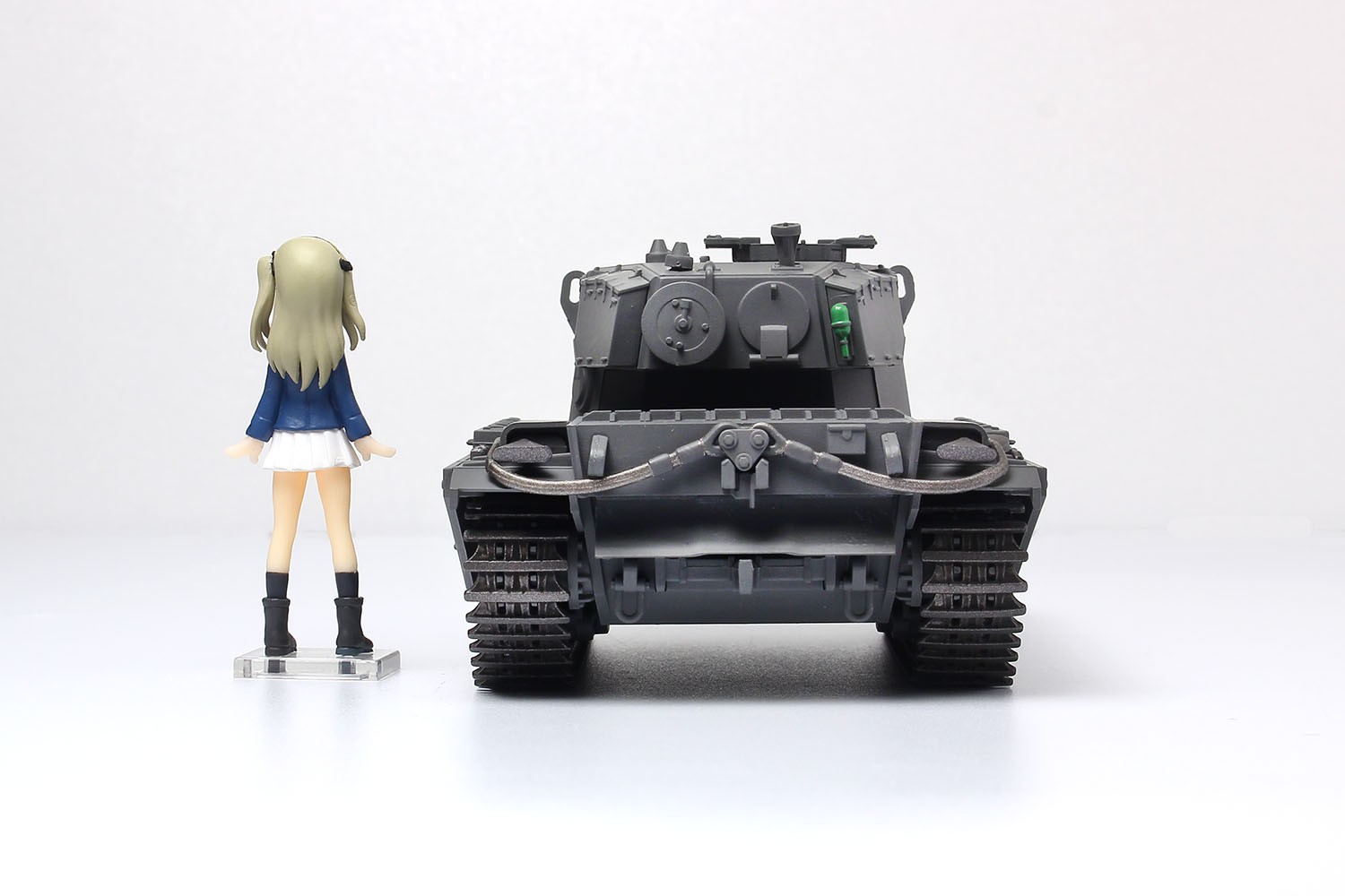 Platz 1/35 Girls und Panzer Der Film Deformed Cruiser Tank A41 Centurion Painted
