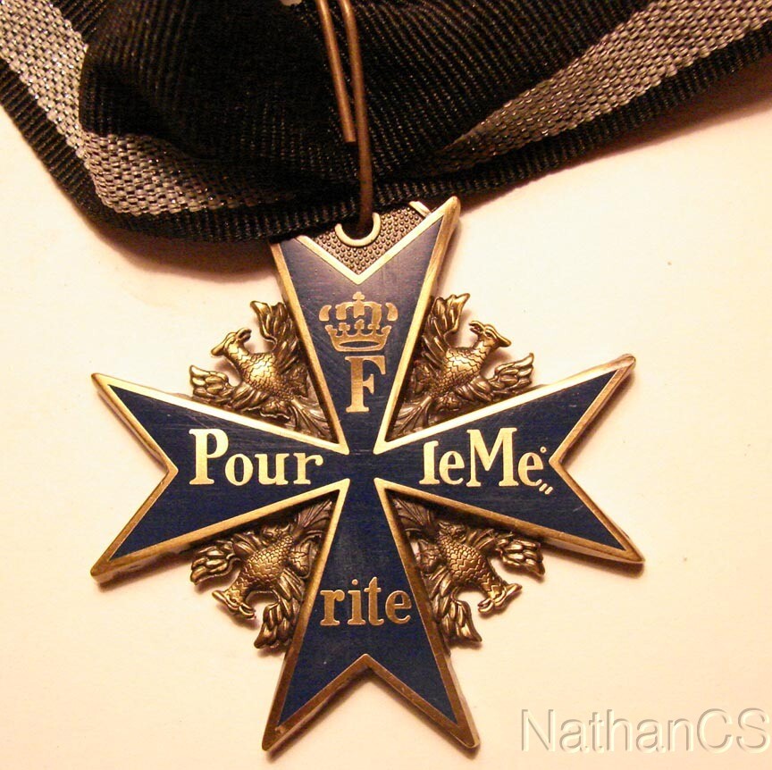 WW1 Germany Blue Max Air and Bravery Medal replica