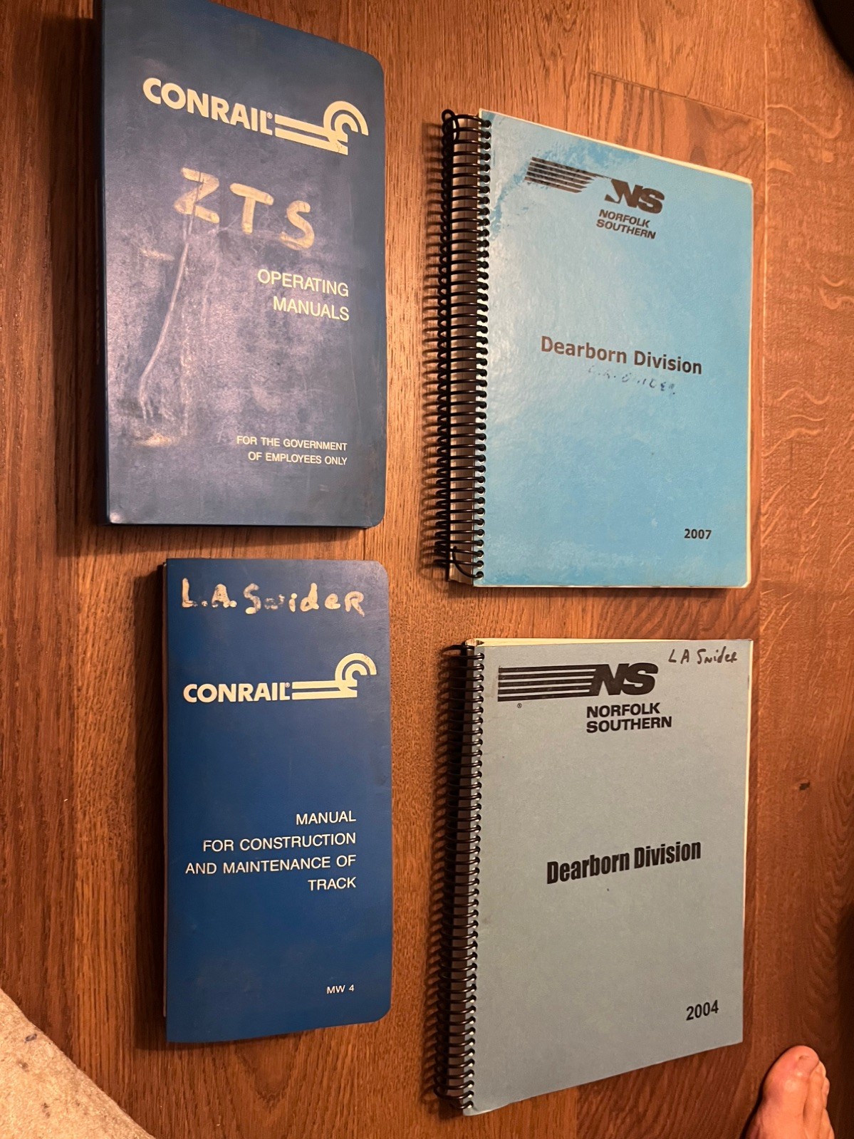Lot of Norfolk Southern Railroad Manuals, Track Charts and Conrail Manuals ZTS