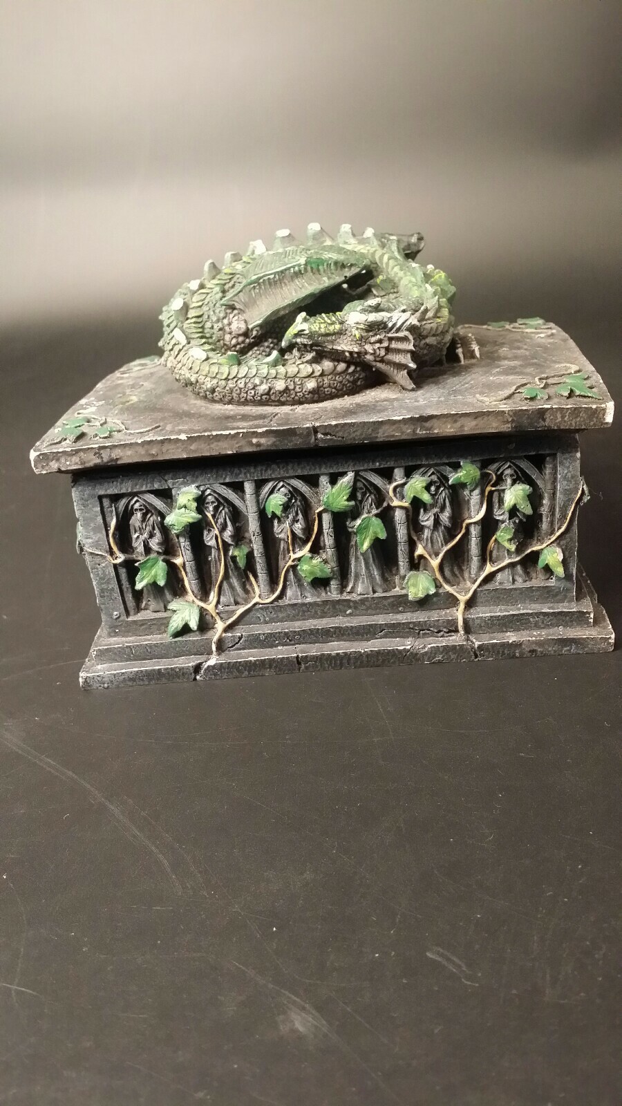 House of The Dragon Crypt Keeper Dungeon Dragon Stash Box Hidden Storage Throne