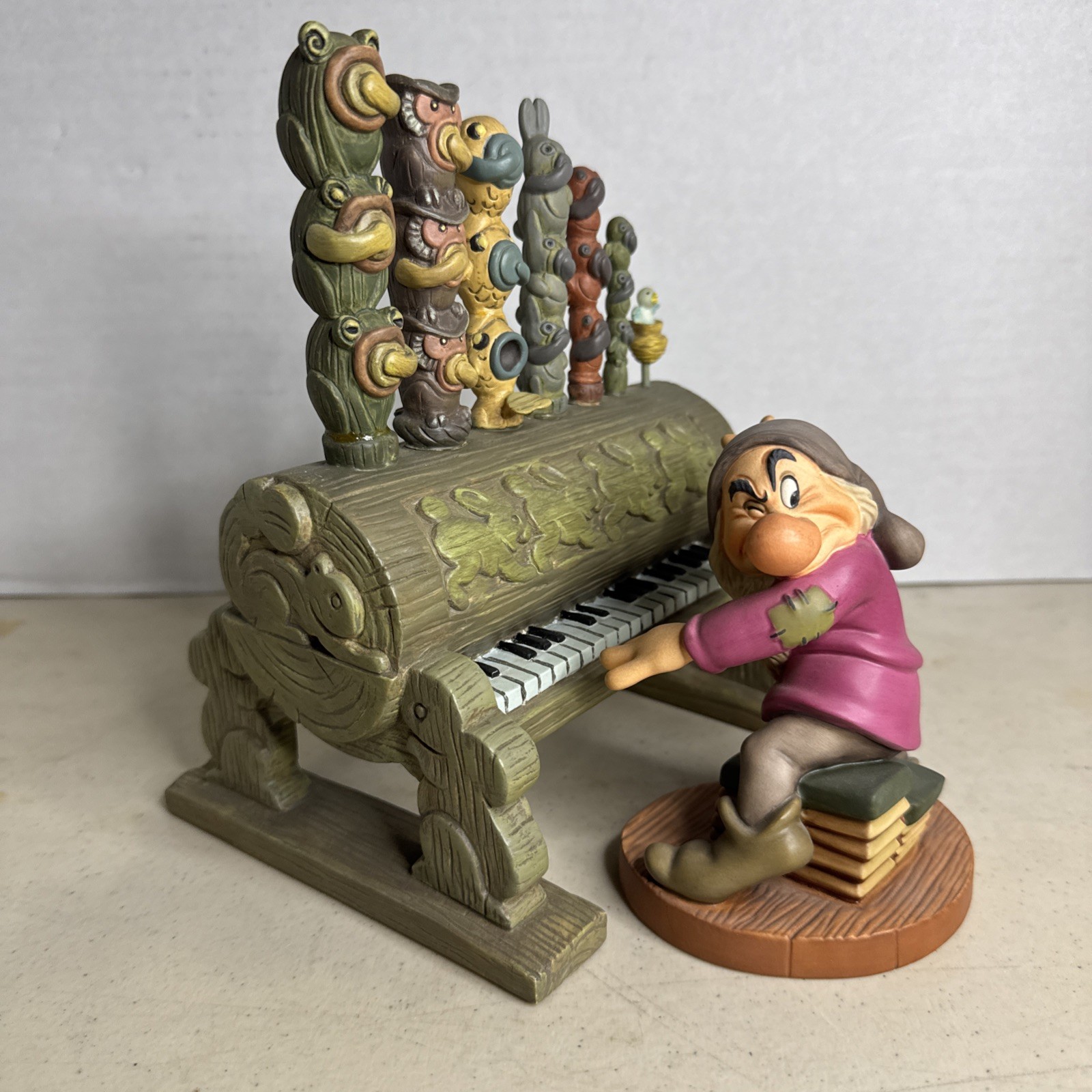 Disney WDCC Snow White & Seven Dwarfs Pipe Organ 