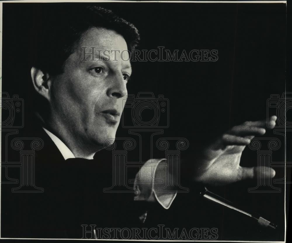 1992 Press Photo Al Gore Jr., presidential candidate - mjb30075