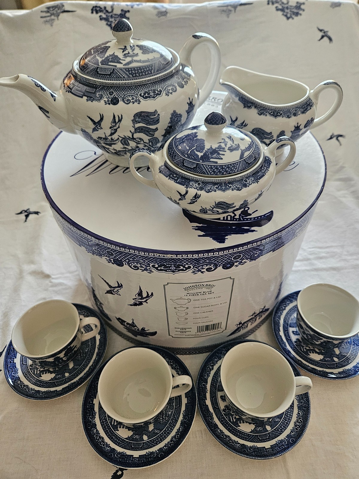 JOHNSON BROTHERS BLUE WILLOW TEA POT SET 13 PC \