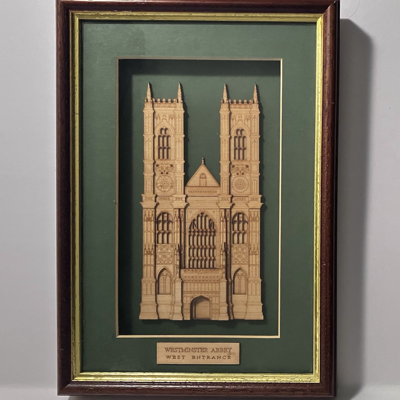 WESTMINSTER ABBEY 3-D Wood Facade / GIFT SHOP Souvenir / Early 2000s / 7x10 Inch