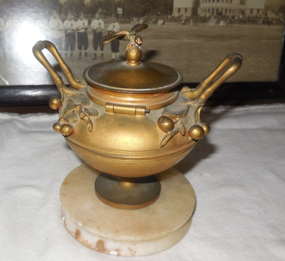 ANTIQUE GILT BRONZE INK WELL/DRAGON FLY ON TOP/MARBLE BASE/LEAF FILAGREE